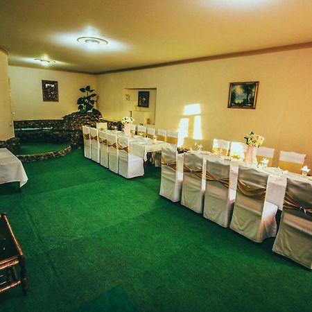 Oazis Hotel Noratus Luaran gambar
