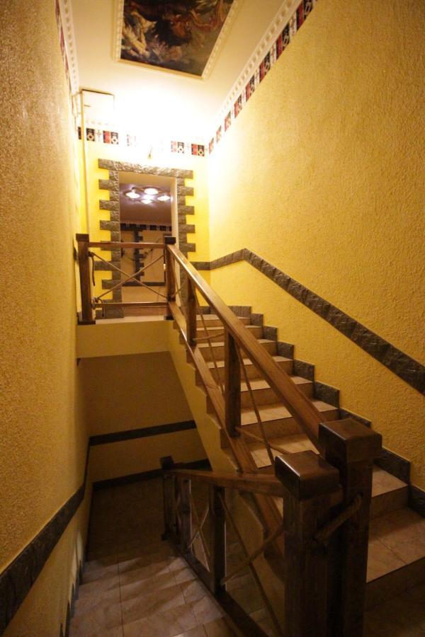 Oazis Hotel Noratus Luaran gambar