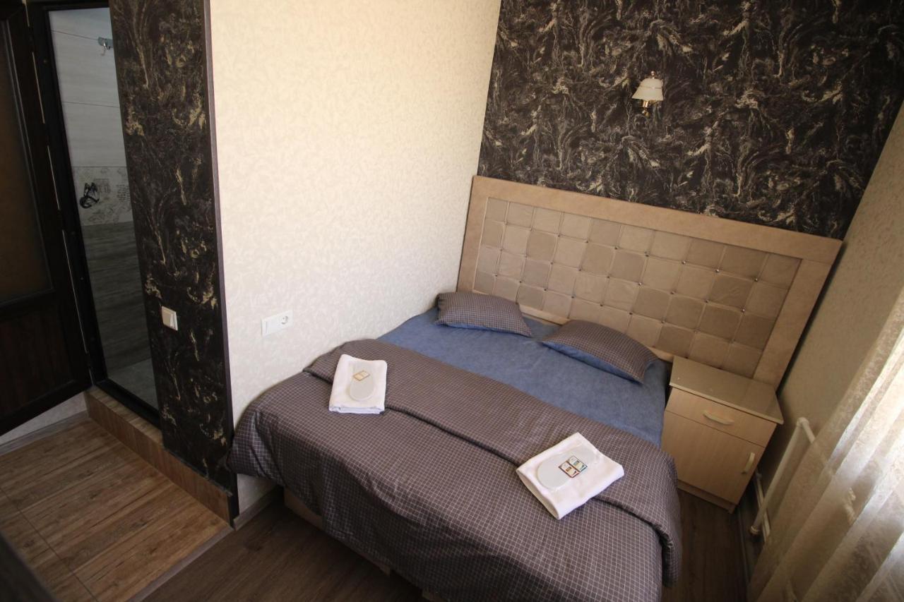 Oazis Hotel Noratus Luaran gambar