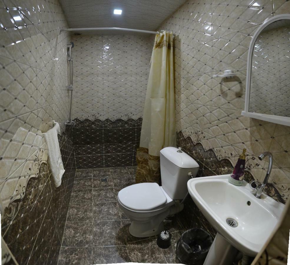 Oazis Hotel Noratus Luaran gambar