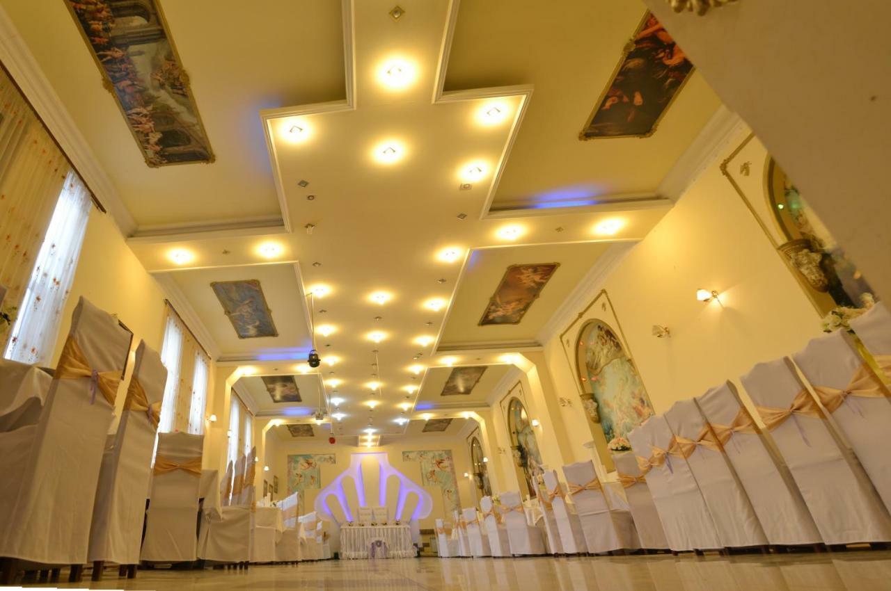 Oazis Hotel Noratus Luaran gambar